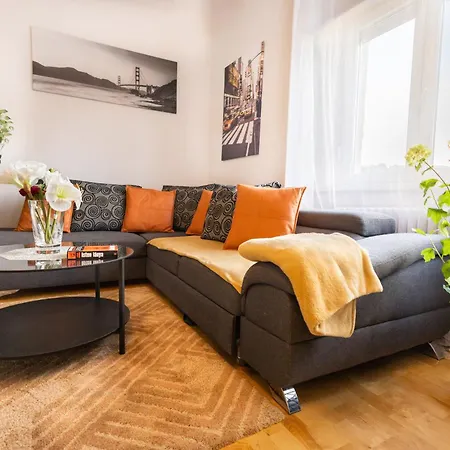 Cozy Panorama Next To The Buda Castle *