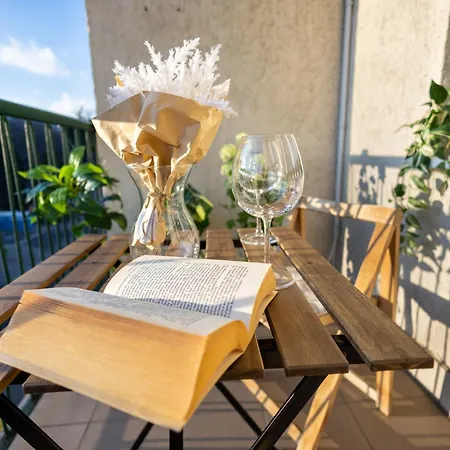 Cozy Panorama Next To The Buda Castle *